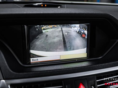 Used 2011 Mercedes-Benz E 550 4MATIC Sedan image 23