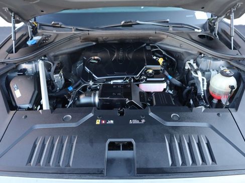 Used 2022 Genesis GV70 2.5T w/ Advanced Package image 12