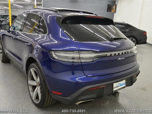 Used 2023 Porsche Macan image 11