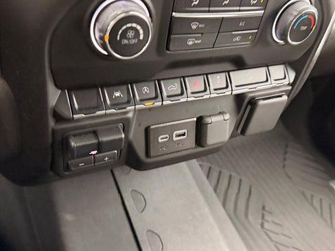 Used 2025 Chevrolet Silverado 1500 Custom Trail Boss w/ LPO, Dark Essentials Package image 21