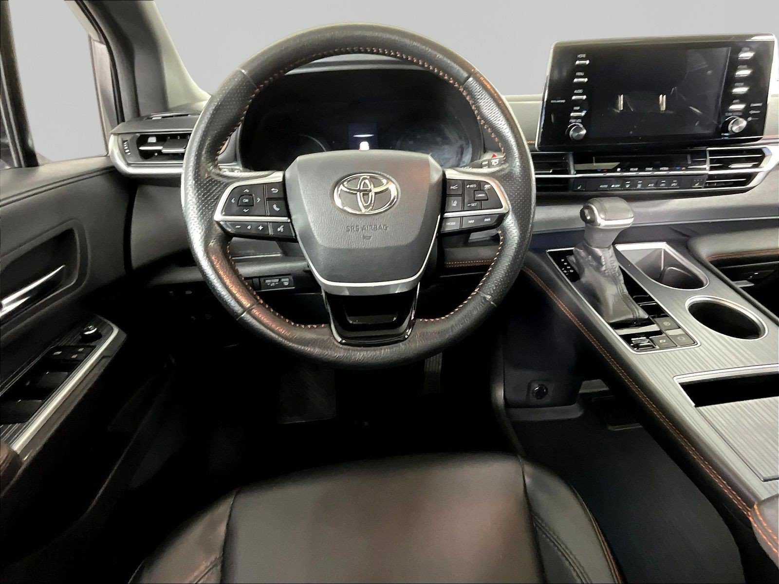 Used 2021 Toyota Sienna XSE FWD image 8