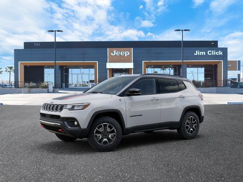 New 2026 Jeep Compass Trailhawk w/ Trailer Tow Group AWD/4WD image 2