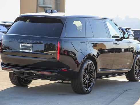 New 2025 Land Rover Range Rover Long Wheelbase SE image 6