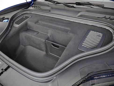 New 2026 Porsche Macan 4 Electric AWD/4WD image 33