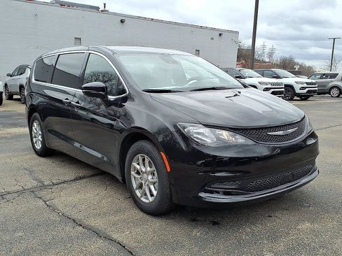 New 2026 Chrysler Voyager LX FWD image 5