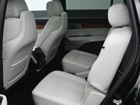 Used 2026 Cadillac Vistiq Luxury AWD/4WD image 13