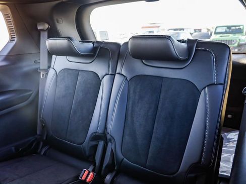 New 2025 Jeep Grand Cherokee L Altitude image 21