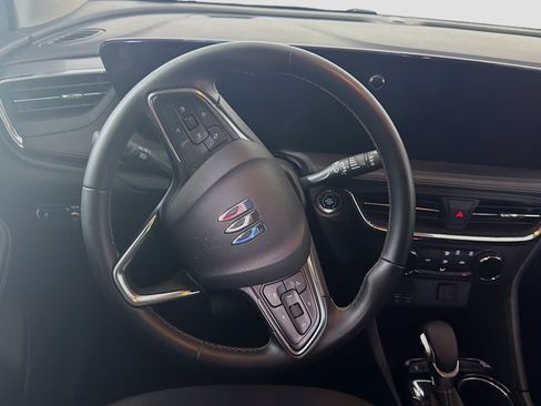 Used 2025 Buick Encore GX Preferred FWD image 17