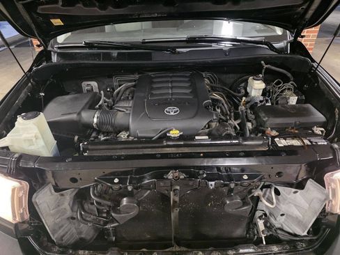 Used 2012 Toyota Tundra 4x4 CrewMax image 20