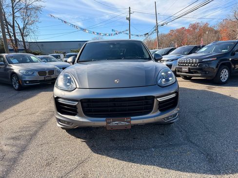 Used 2016 Porsche Cayenne GTS image 11
