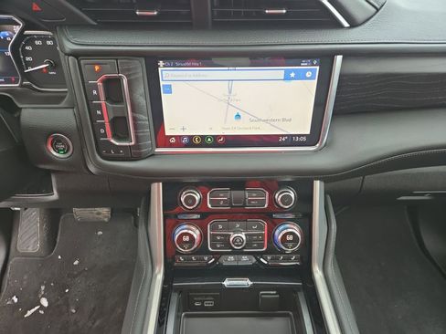 Used 2021 GMC Yukon Denali w/ Denali Ultimate Package image 12