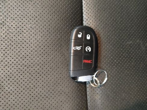 Used 2019 Jeep Grand Cherokee Altitude image 32