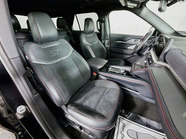 Used 2025 Ford Explorer ST AWD/4WD image 34