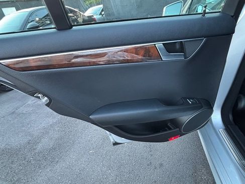 Used 2012 Mercedes-Benz C 250 Sedan image 33