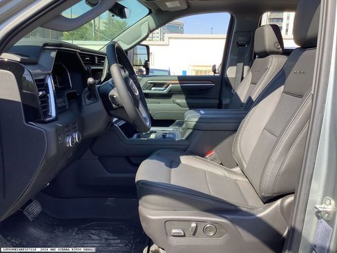 Used 2024 GMC Sierra 3500 Denali w/ Denali Reserve Package image 10