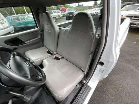 Used 2001 MAZDA B-Series Pickup 2WD Regular Cab B2500 image 9