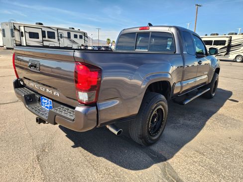 Used 2020 Toyota Tacoma SR image 5