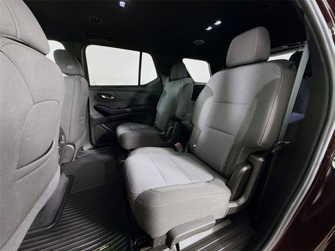 Used 2023 Chevrolet Traverse LT AWD/4WD image 24
