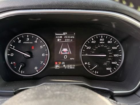 Used 2025 Subaru Outback Touring AWD/4WD image 12