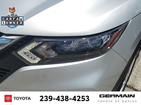 Used 2022 Nissan Rogue Sport SV FWD image 16