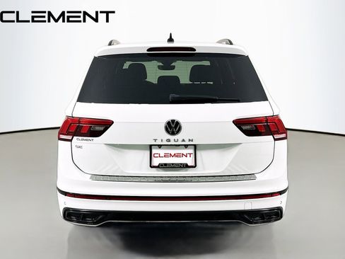 Used 2022 Volkswagen Tiguan SE R-Line image 8
