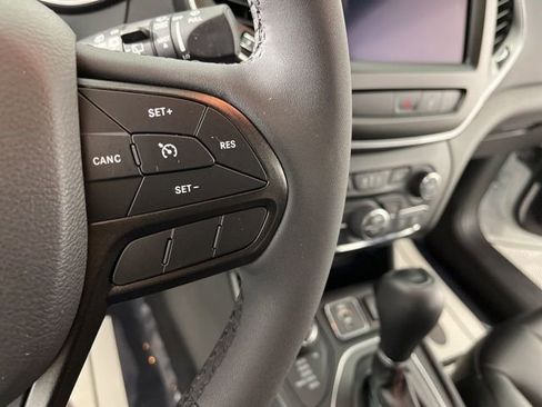 Used 2022 Jeep Cherokee Trailhawk w/ Sound & Nav Group AWD/4WD image 22