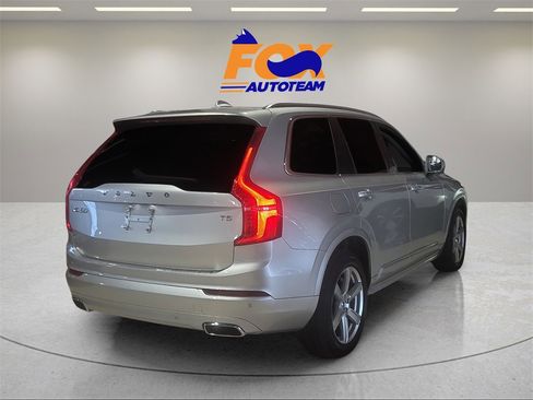 Used 2021 Volvo XC90 T5 Momentum w/ Climate Package image 5