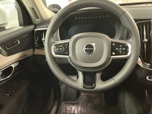 Used 2025 Volvo XC90 B6 Plus w/ Protection Package Premier image 18