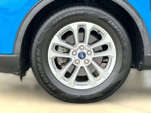 Used 2020 Ford Escape SE image 11