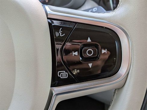 Certified 2023 Volvo XC60 B5 Ultimate image 29