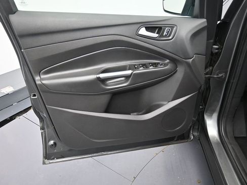 Used 2018 Ford Escape SE w/ SE Sport Appearance Package FWD image 9