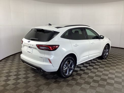 Used 2023 Ford Escape ST-Line image 2