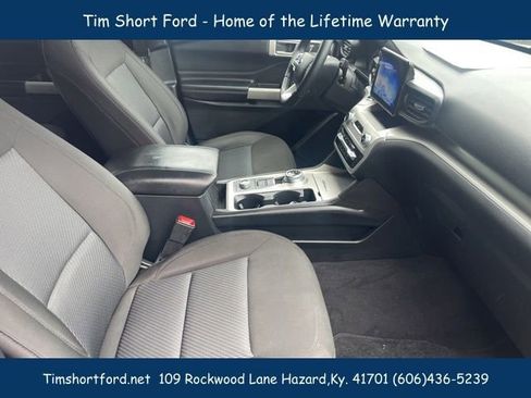 Used 2022 Ford Explorer XLT AWD/4WD image 9