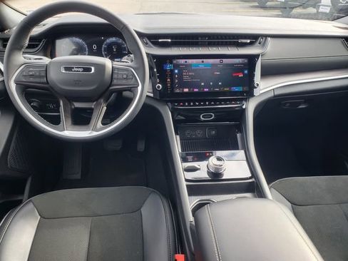 New 2026 Jeep Grand Cherokee Altitude AWD/4WD image 27