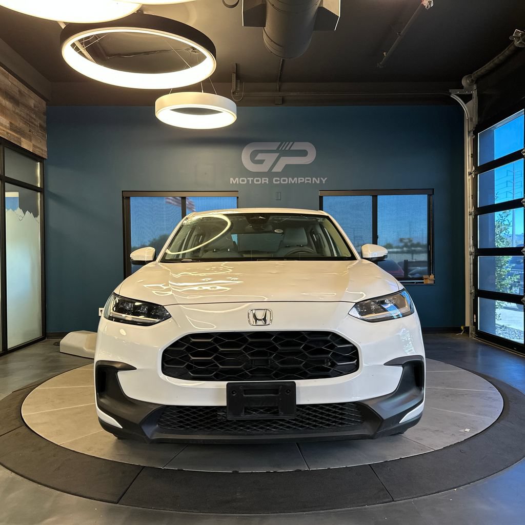 Used 2025 Honda HR-V LX image 8
