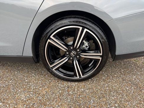 Used 2025 Honda Accord Sport image 9