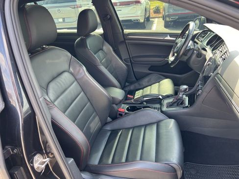 Used 2018 Volkswagen GTI SE FWD image 23