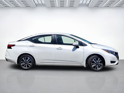 New 2025 Nissan Versa SV w/ Trunk Package FWD image 3
