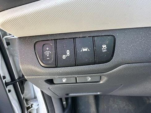 Used 2020 Hyundai Ioniq Limited FWD image 6