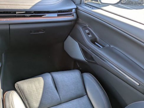 New 2025 Lincoln Navigator Black Label AWD/4WD image 17