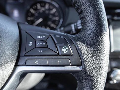 Used 2020 Nissan Rogue SL w/ Premium Package image 14