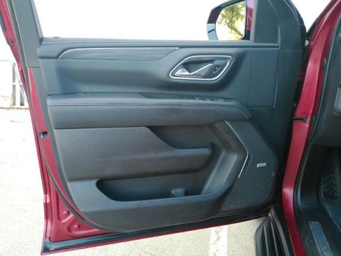 Used 2021 GMC Yukon SLT w/ SLT Luxury Package image 12