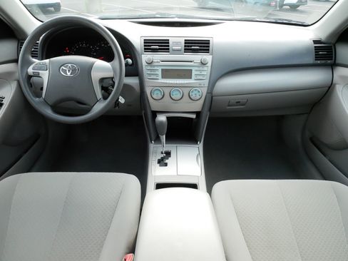 Used 2009 Toyota Camry LE FWD image 10