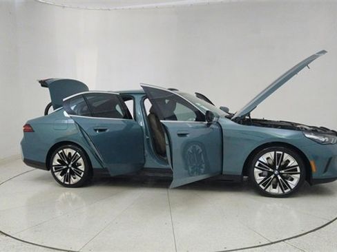 Used 2025 BMW 540i xDrive 540i xDrive image 70