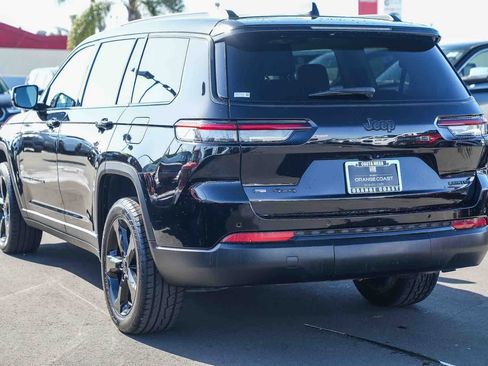 Used 2023 Jeep Grand Cherokee L Limited w/ Black Appearance Package image 6