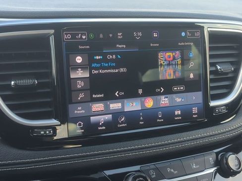 Used 2021 Chrysler Pacifica Limited w/ S Appearance Package image 17