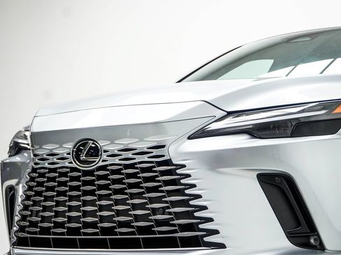Used 2023 Lexus RX 350 FWD image 2