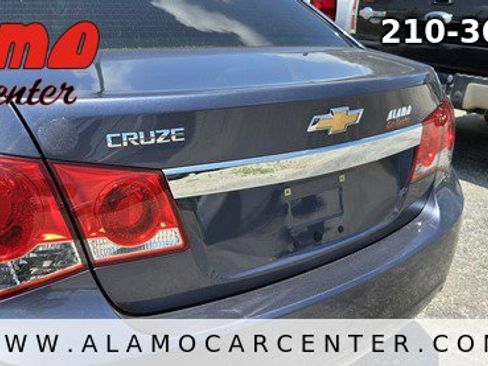 Used 2013 Chevrolet Cruze LS FWD image 11