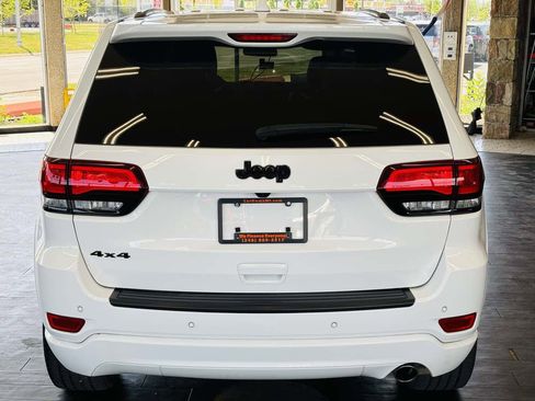 Used 2021 Jeep Grand Cherokee Laredo X AWD/4WD image 11