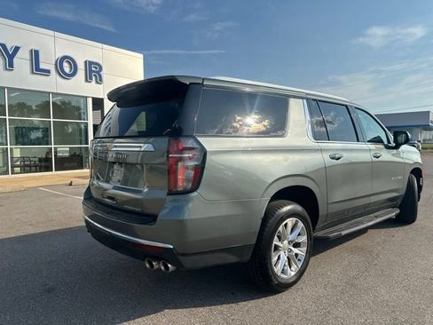 Used 2023 Chevrolet Suburban Premier AWD/4WD image 20